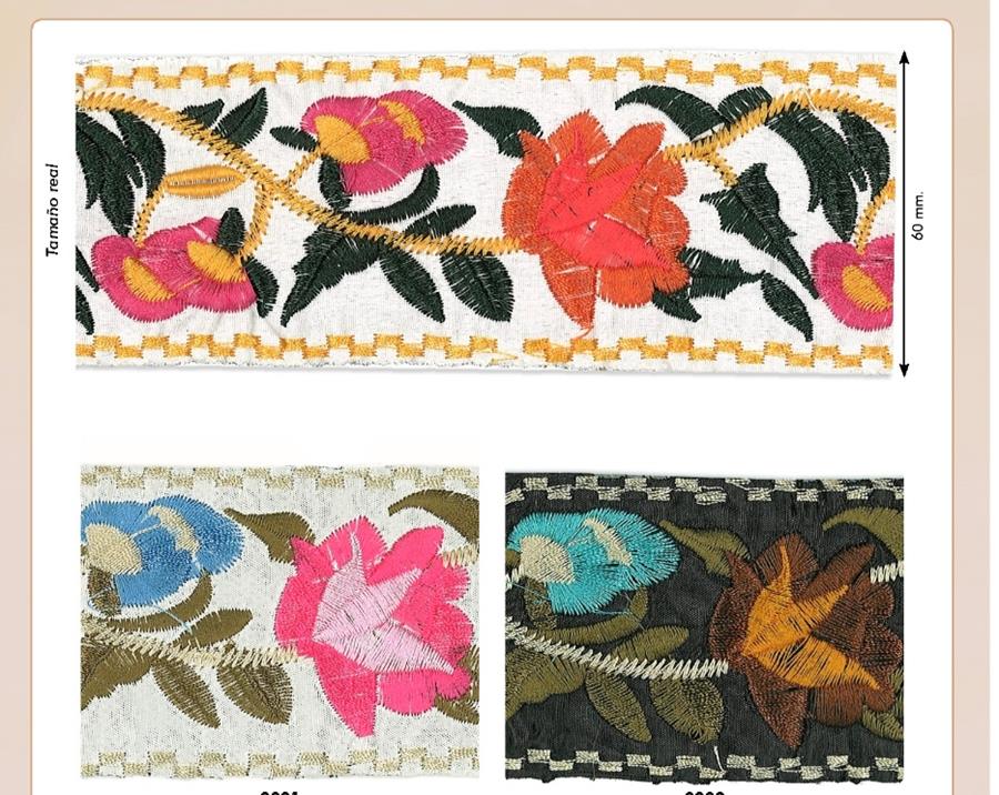 Raso con flor bordada | 1580